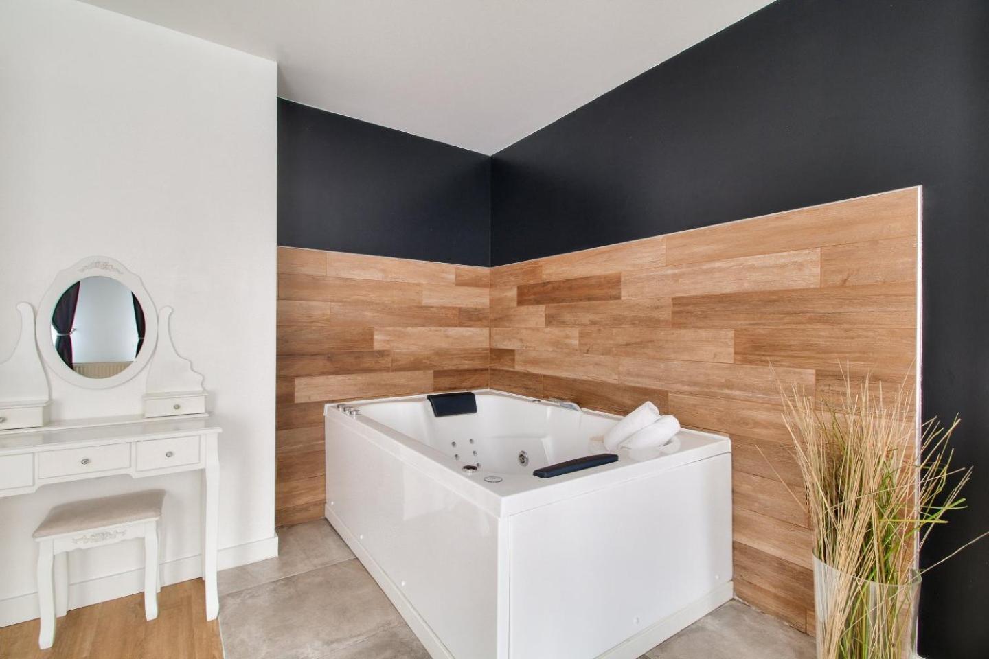 123Home - Suite & Spa Xl Montevrain Luaran gambar